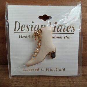 Design Mates 14k Gold Black And Cream Lace Up Boot Brooch